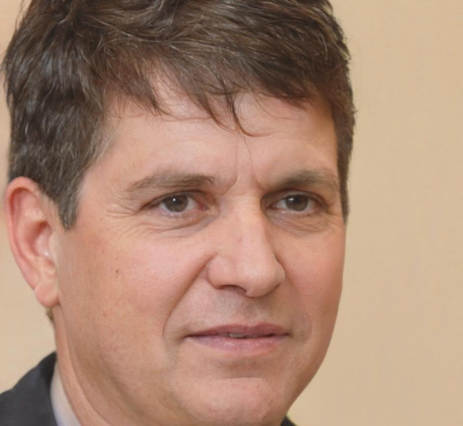 Portrait de Romain Delacroix, expert formateur en gestion budgétaire